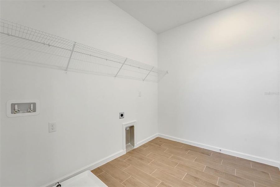 Spacious, unfurnished interior of a new home in Reserve at Hammock Oaks, Lady Lake (Image 16). Spacious, unfurnished interior of a new home in Reserve at Hammock Oaks, Lady Lake (Image 16).