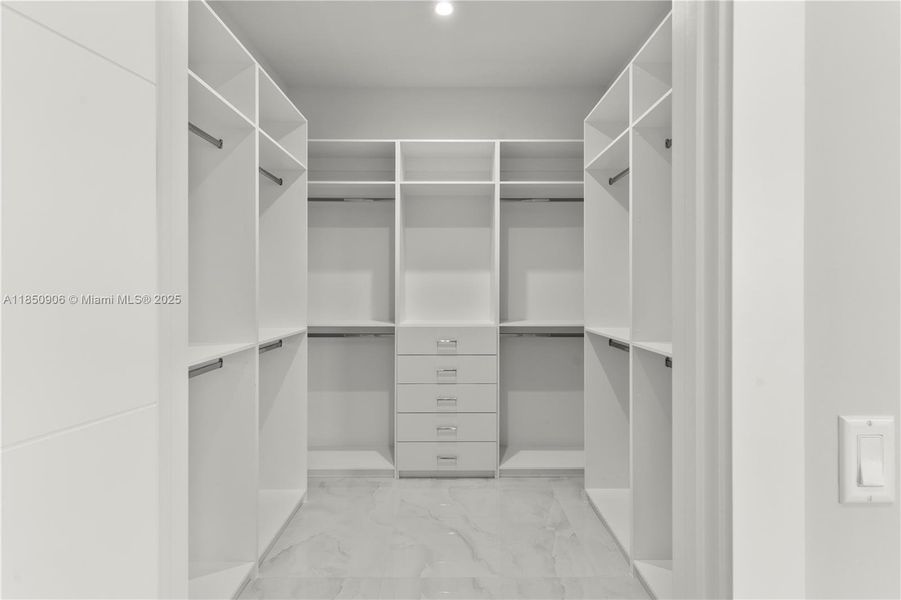 Image 53 of a home in .