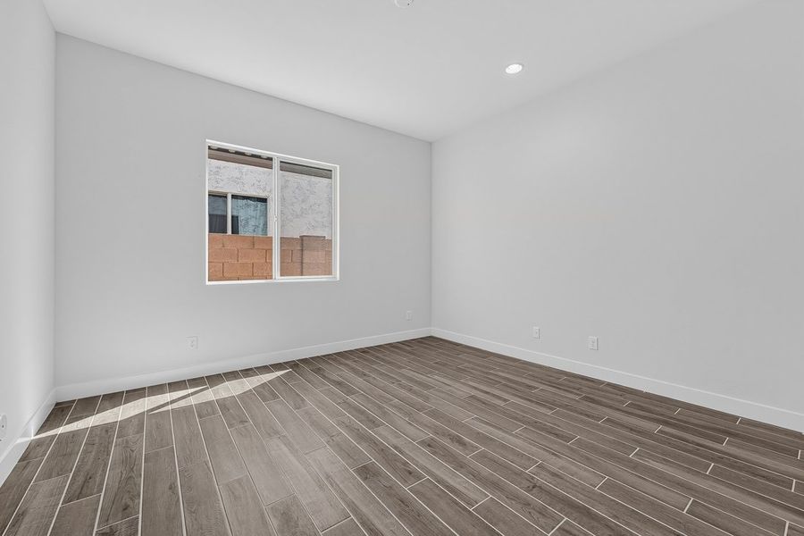 Spacious, unfurnished interior of a new home in Combs Ranch, San Tan Valley (Image 19).