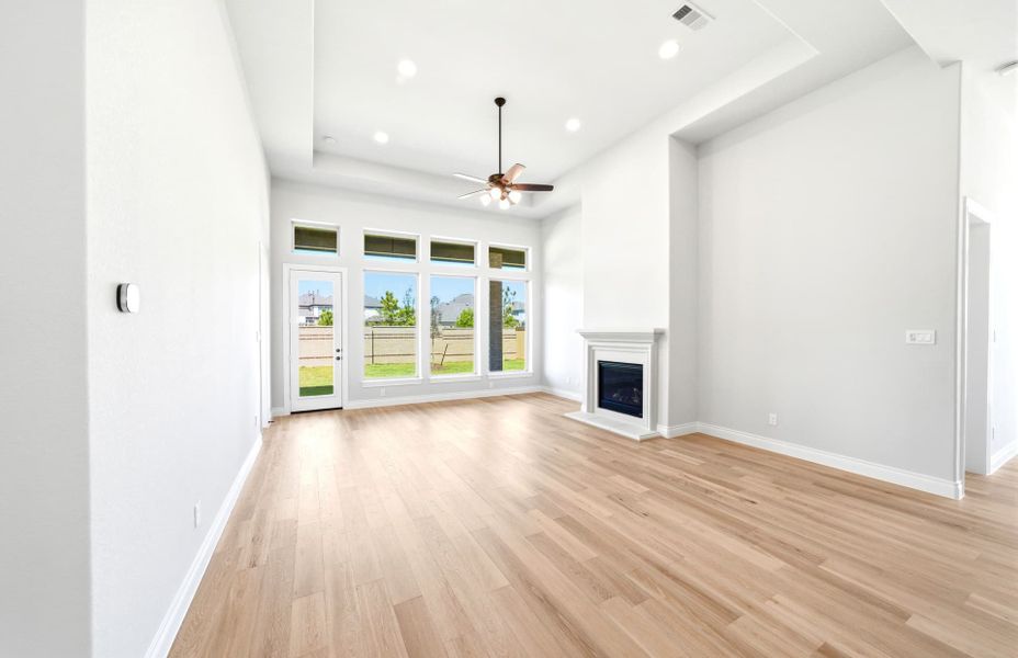 Spacious, unfurnished interior of a new home in Bridgeland 60′, Cypress (Image 40). Spacious, unfurnished interior of a new home in Bridgeland 60′, Cypress (Image 40).