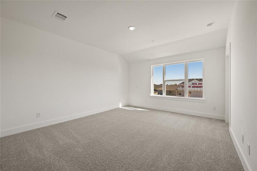 Spacious, unfurnished interior of a new home in Talia, Mesquite (Image 21).