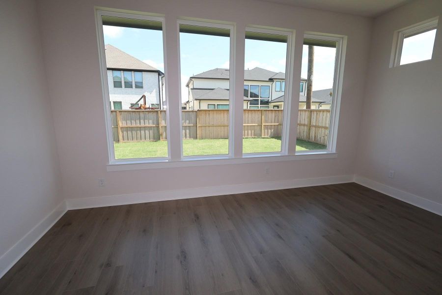 Spacious, unfurnished interior of a new home in Dunham Pointe, Cypress (Image 10).
