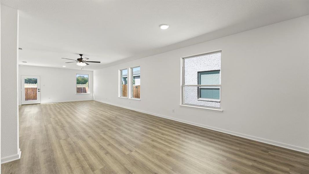 08. 2516 Yo Ranch - Dining 08. 2516 Yo Ranch - Dining