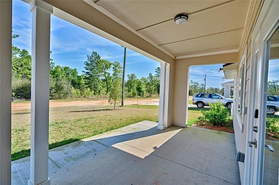 Exterior details and patio area of a home in , Hawthorne (Image 2).