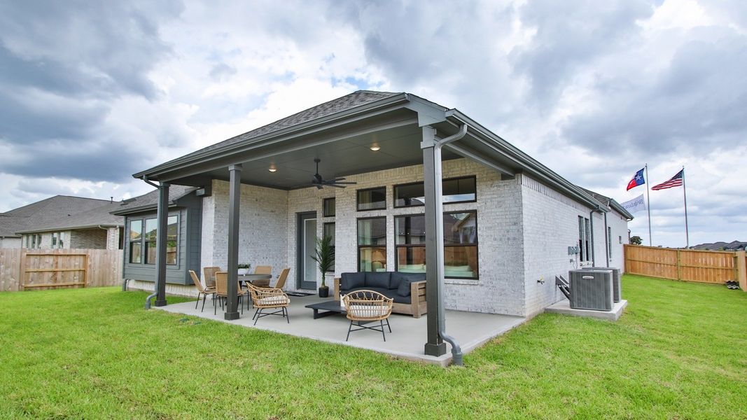 Representative exterior details of a home built from the Willow by DRB Homes in Piedmont, San Antonio (Image 3).