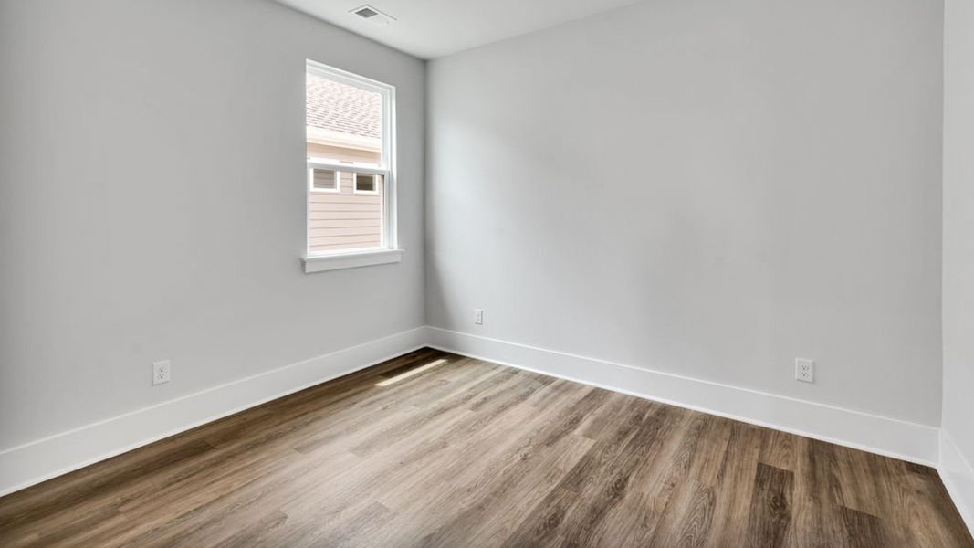 Spacious, unfurnished interior of a new home in Rolling Hills, Bolivia (Image 18).