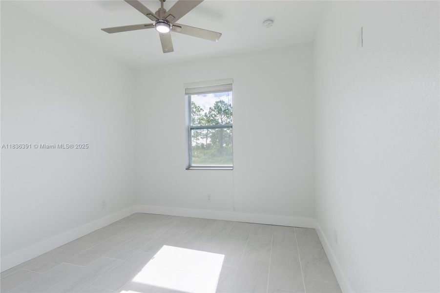 Spacious, unfurnished interior of a new home in , Lake Placid (Image 18).