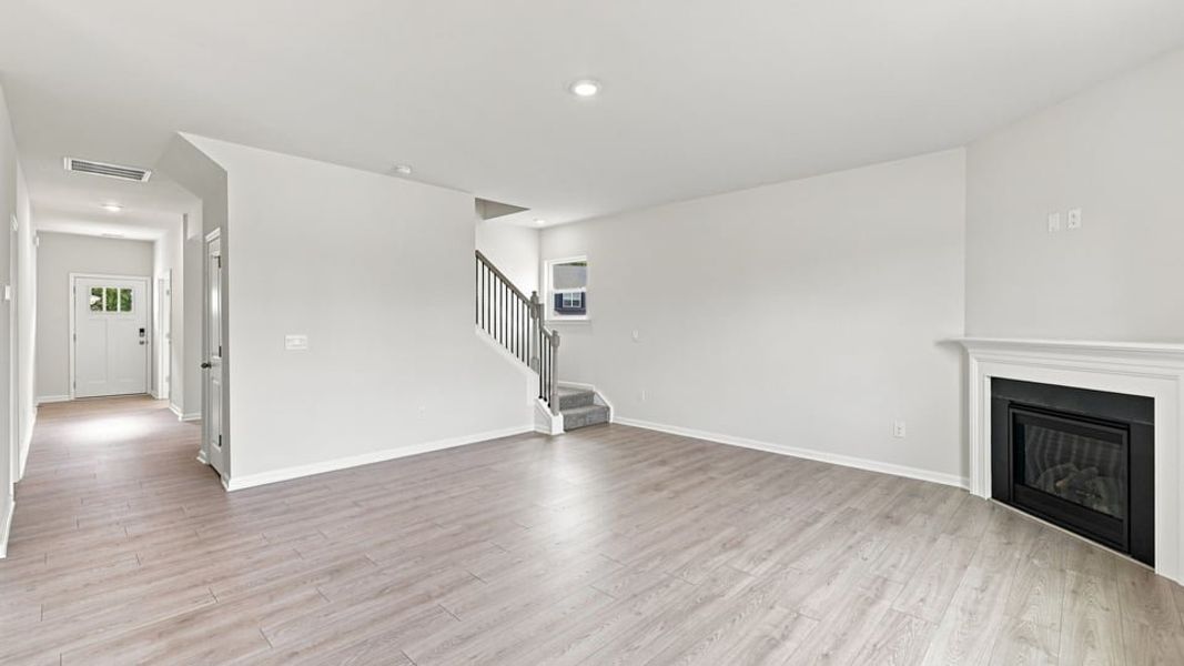 Spacious, unfurnished interior of a new home in Hunters Ridge, Woodruff (Image 25).