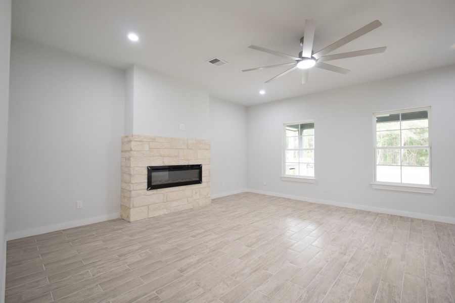 Spacious, unfurnished interior of a new home in , Dayton (Image 31).