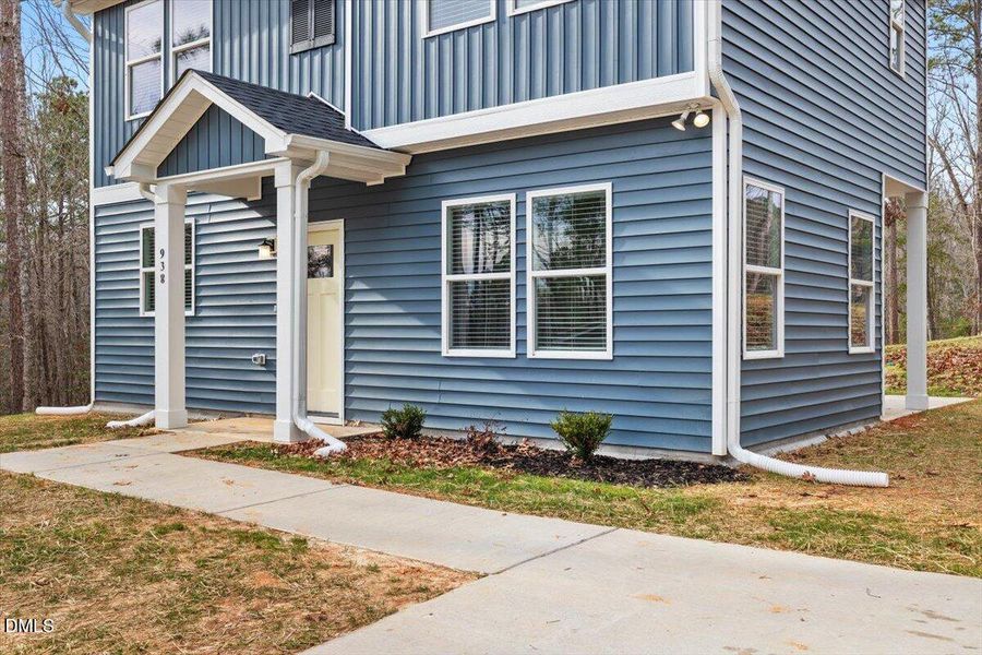 03-938 Jasmine - Open Peek Media-3