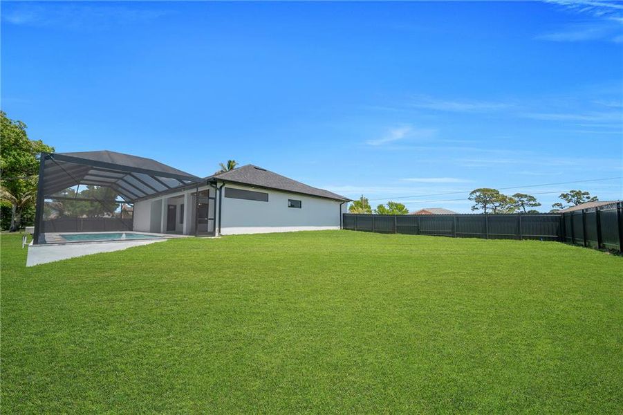 Exterior details and patio area of a home in , Cape Coral (Image 40).