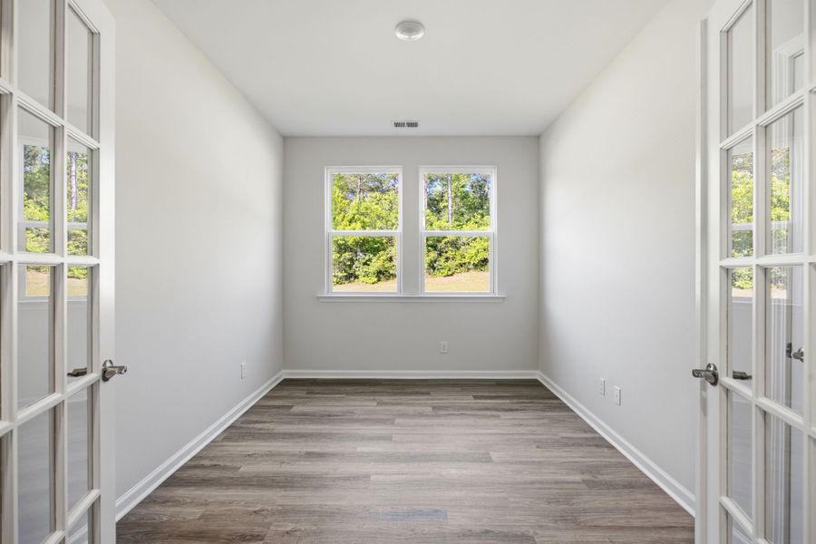 Spacious, unfurnished interior of a new home in Goose Marsh, Bolivia (Image 17).