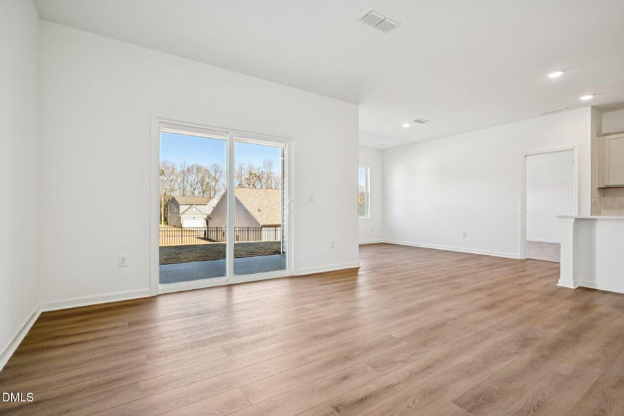 8-web-or-mls-Salers Loop-S1401-008