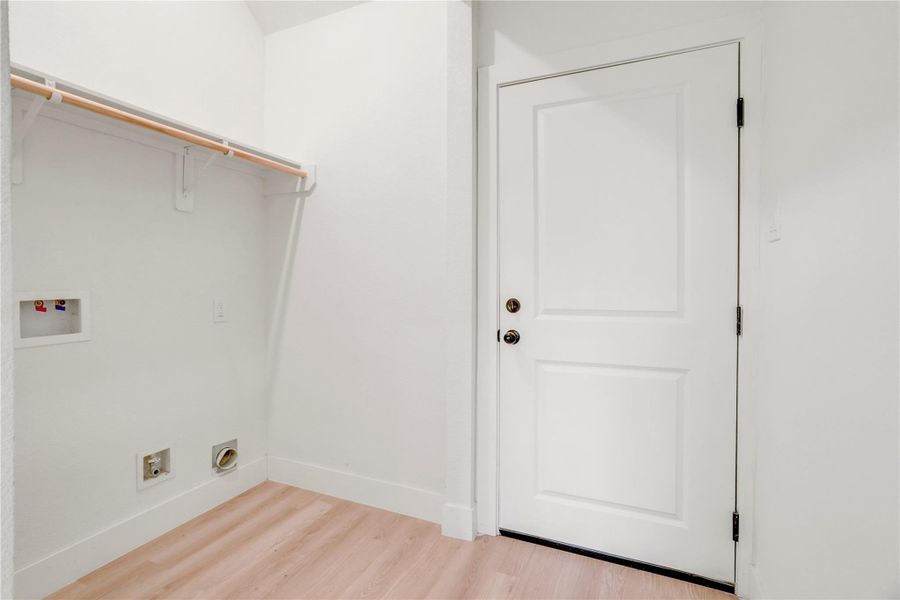 Spacious, unfurnished interior of a new home in , Houston (Image 25).