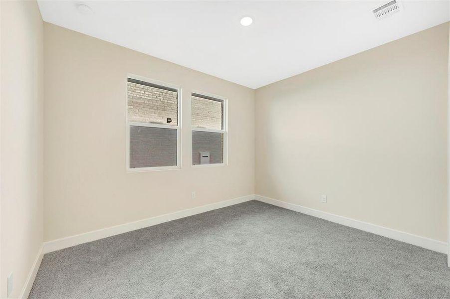 Spacious, unfurnished interior of a new home in Elevon, Lavon (Image 23).