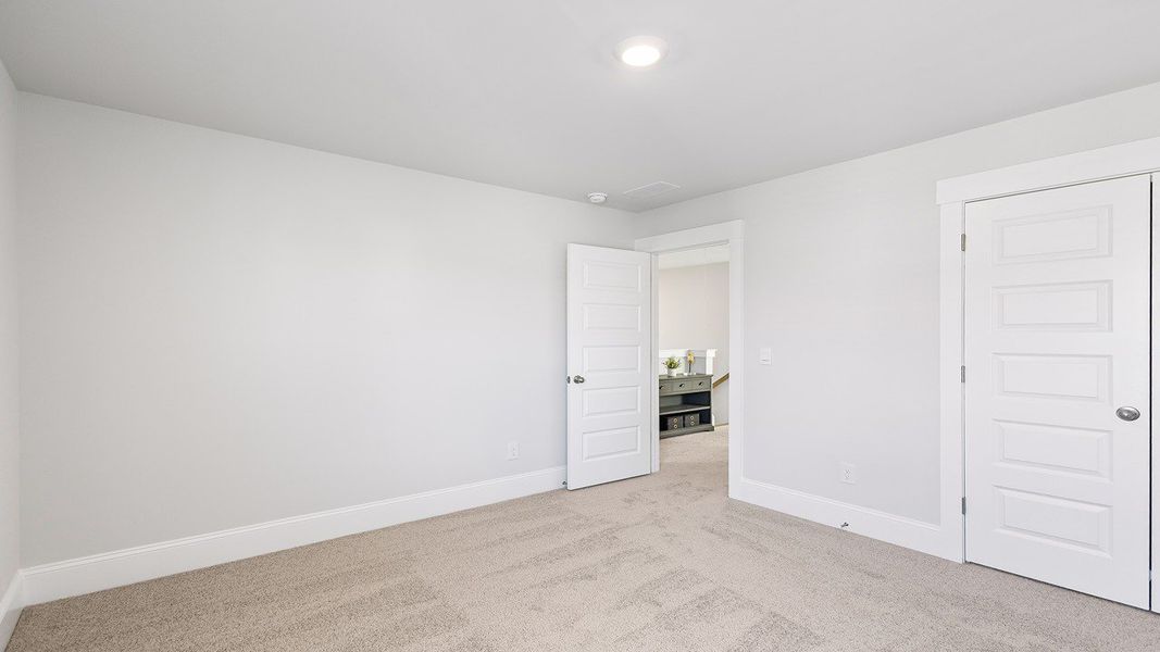 Spacious, unfurnished interior of a new home in Rivers Reach, Yemassee (Image 32).