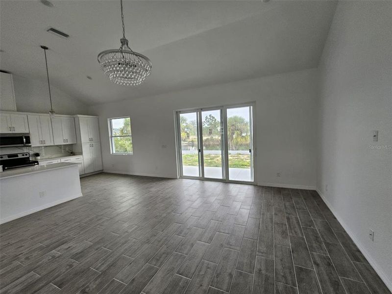 Spacious, unfurnished interior of a new home in , Port Charlotte (Image 10).