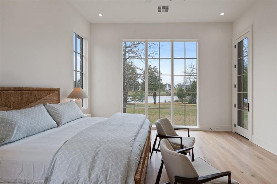 Furnished interior view inside a new home in , Malakoff (Image 26).