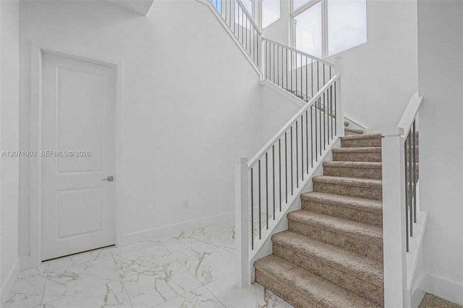 Spacious, unfurnished interior of a new home in , Davie (Image 40).