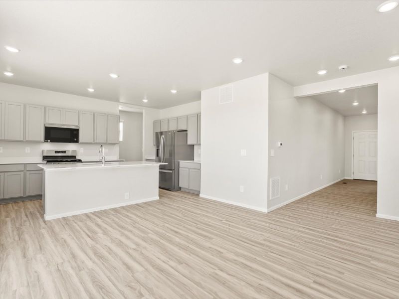 Spacious, unfurnished interior of a new home in Meridian Ranch, Peyton (Image 10).