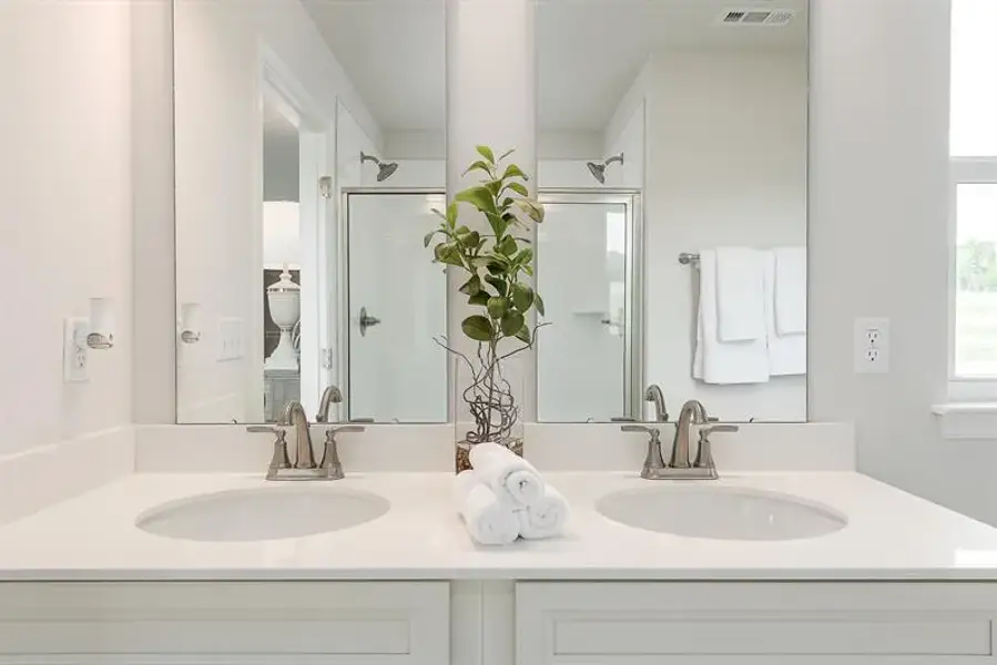 Representative interior finishes for a home built from the Ballenger by Ryan Homes in Three Rivers, Murfreesboro (Image 16).