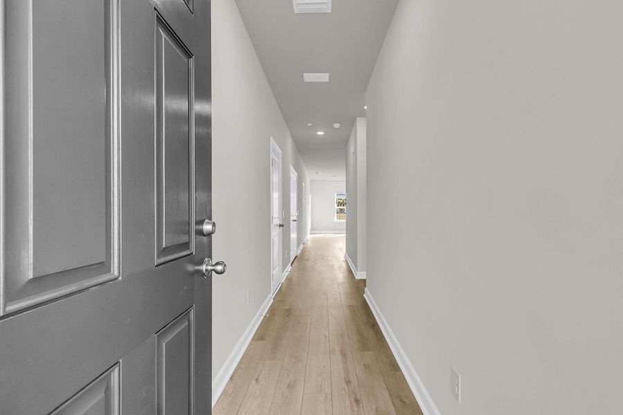 Spacious, unfurnished interior of a new home in , Summerville (Image 11).