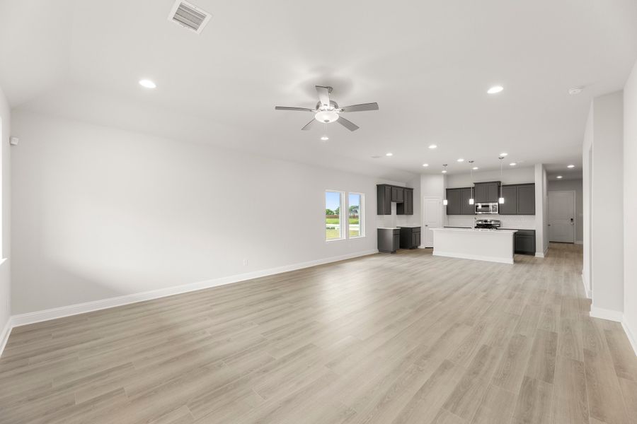 Spacious, unfurnished interior of a new home in Walden Pond, Forney (Image 15). Spacious, unfurnished interior of a new home in Walden Pond, Forney (Image 15).