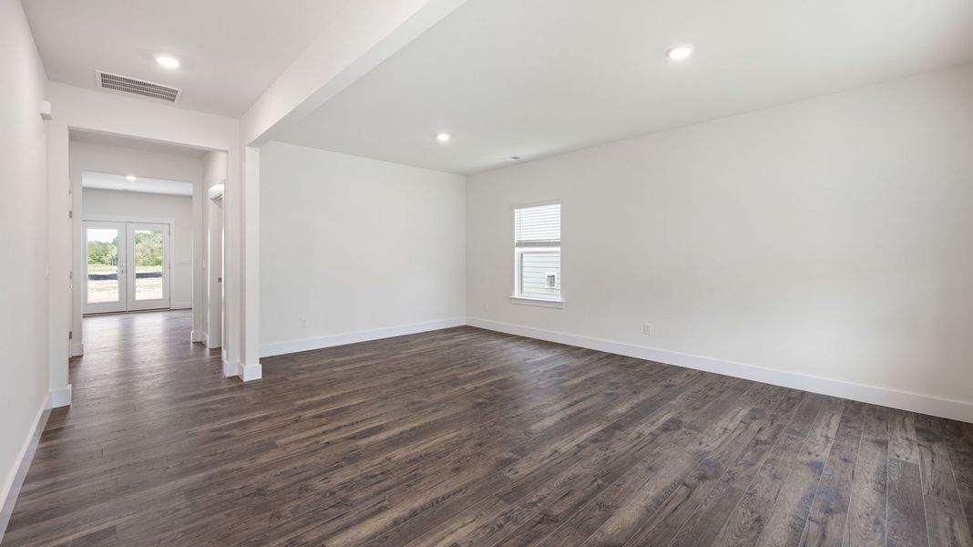 Representative unfurnished interior of a home built from the Hanover by D.R. Horton in Harbor Crest, Ooltewah (Image 10).