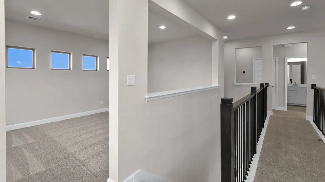 Spacious, unfurnished interior of a new home in Lakes of Cane Island, Katy (Image 13). Spacious, unfurnished interior of a new home in Lakes of Cane Island, Katy (Image 13).