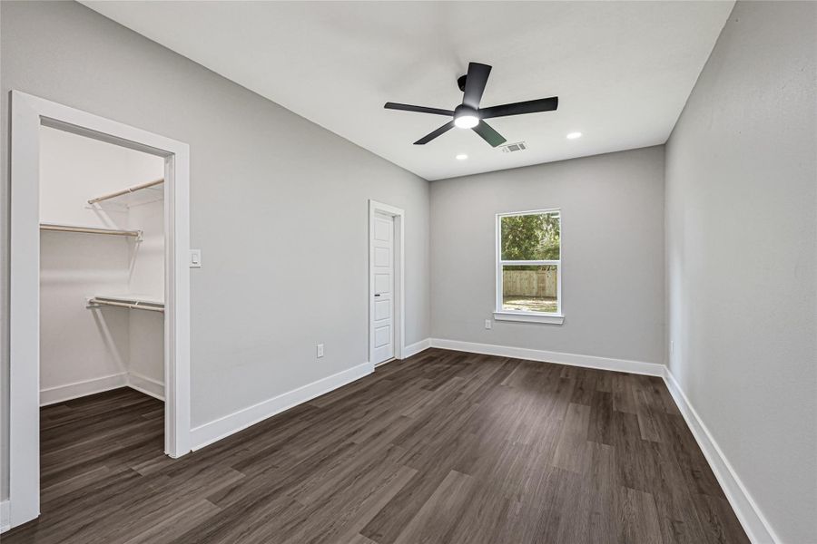 Spacious, unfurnished interior of a new home in , La Marque (Image 20). Spacious, unfurnished interior of a new home in , La Marque (Image 20).
