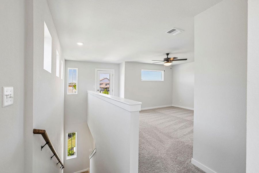Spacious, unfurnished interior of a new home in Avery Centre, Round Rock (Image 21).