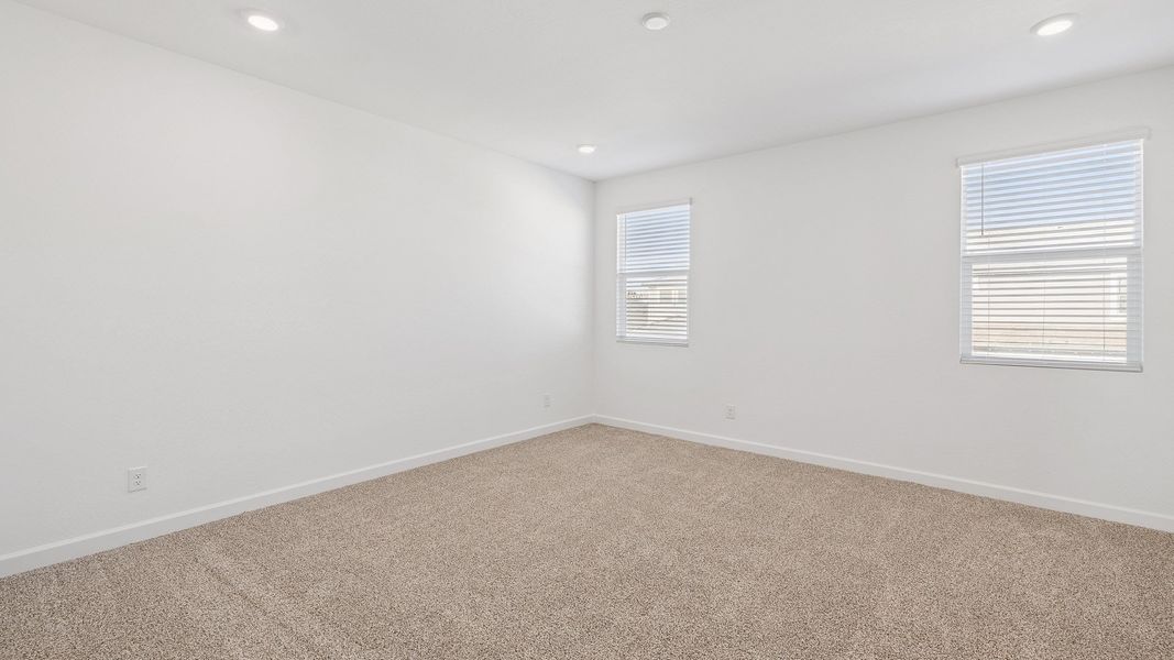 Spacious, unfurnished interior of a new home in Apache Farms, Buckeye (Image 31).