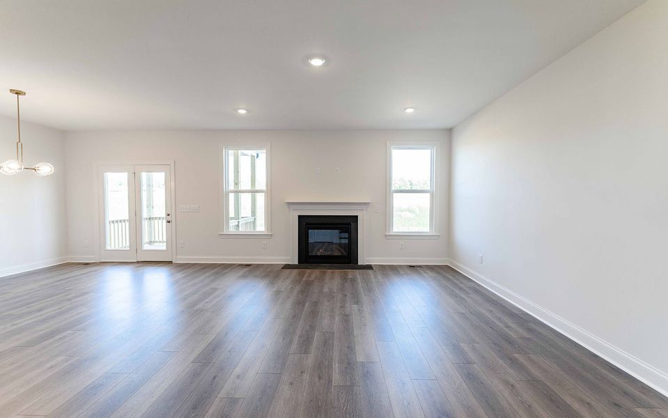 Spacious, unfurnished interior of a new home in Aden Woods, Fairview (Image 15).
