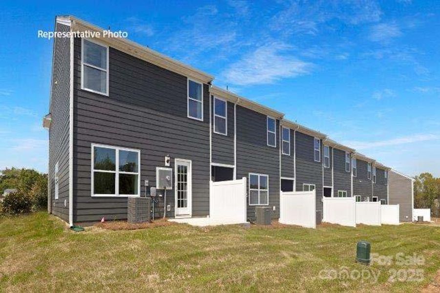 Image 19 of a home in Fergus Crossing. Image 19 of a home in Fergus Crossing.