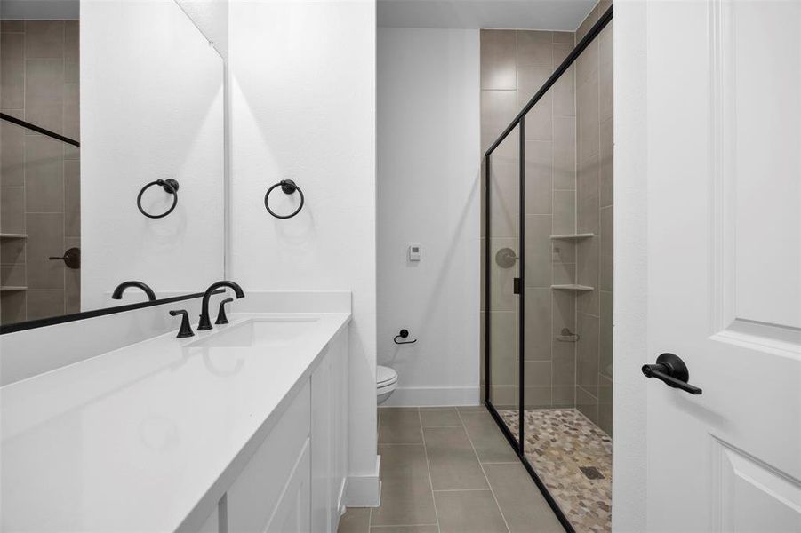 Furnished interior view inside a new home in , Waxahachie (Image 13).