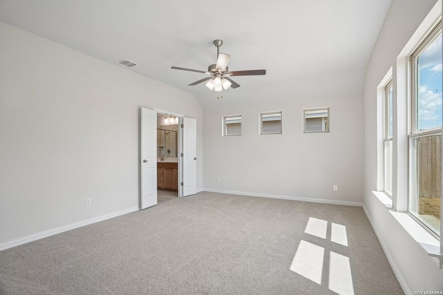 Spacious, unfurnished interior of a new home in Prairie Green, Converse (Image 12).