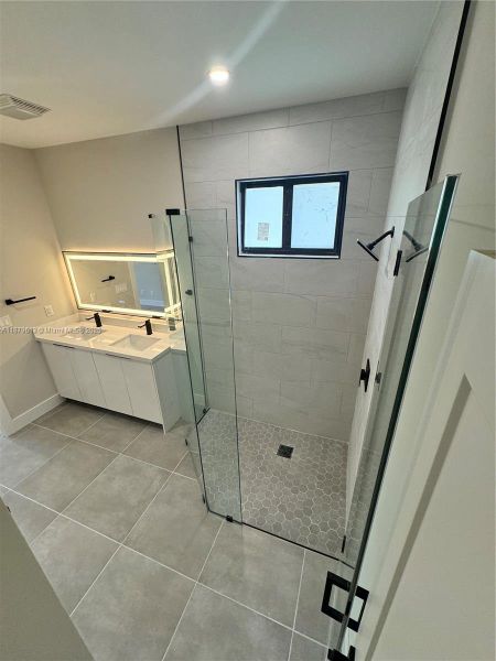 Furnished interior view inside a new home in , Lehigh Acres (Image 3).