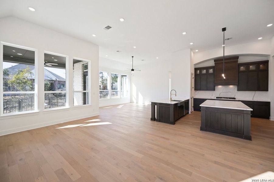 Spacious, unfurnished interior of a new home in La Cima, San Marcos (Image 14).