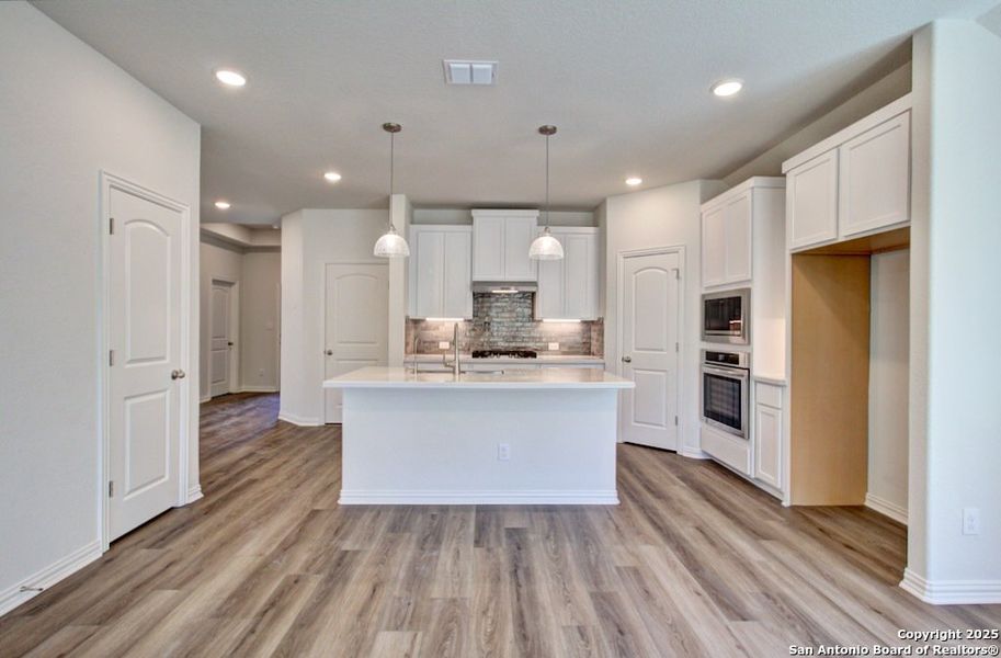 Furnished interior view inside a new home in Clear Creek, New Braunfels (Image 6).