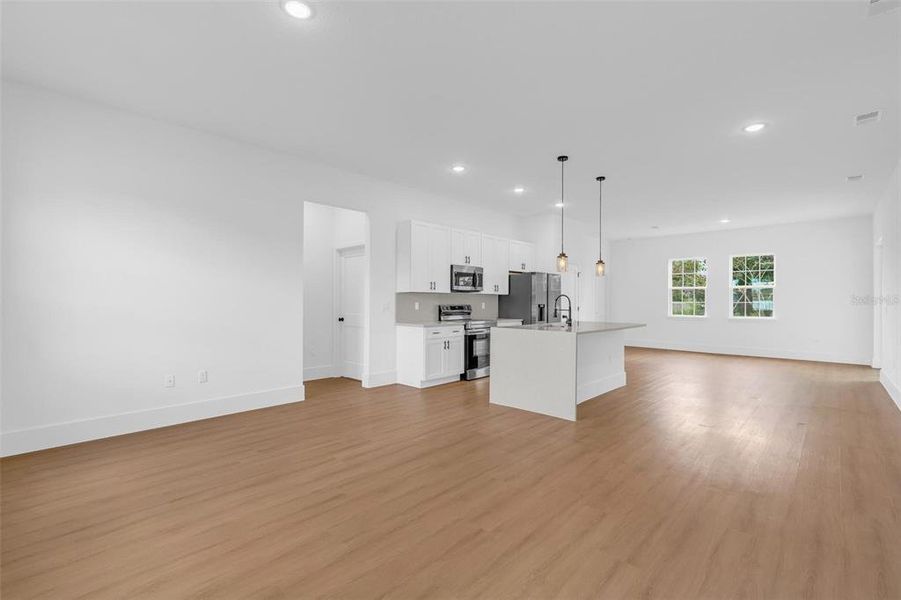 Spacious, unfurnished interior of a new home in , Ocala (Image 21).