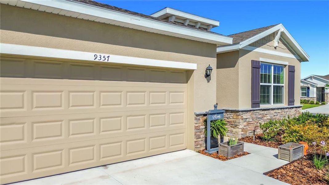 Exterior details and patio area of a home in JB Ranch, Ocala (Image 3).