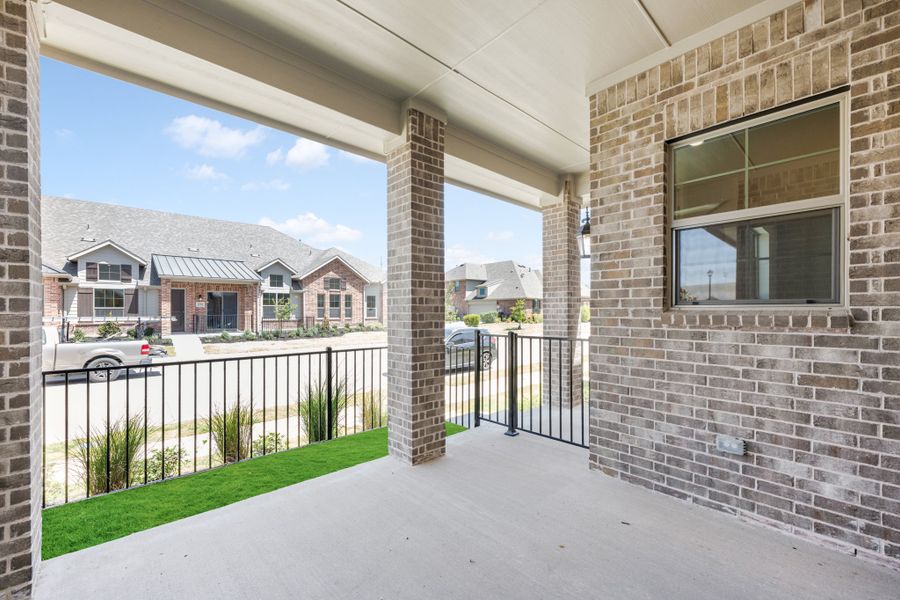 Exterior details and patio area of a home in Woodbridge Villas, Wylie (Image 4).