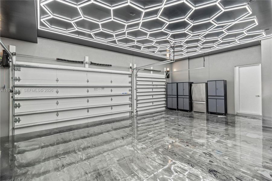 Spacious, unfurnished interior of a new home in , Weston (Image 24).