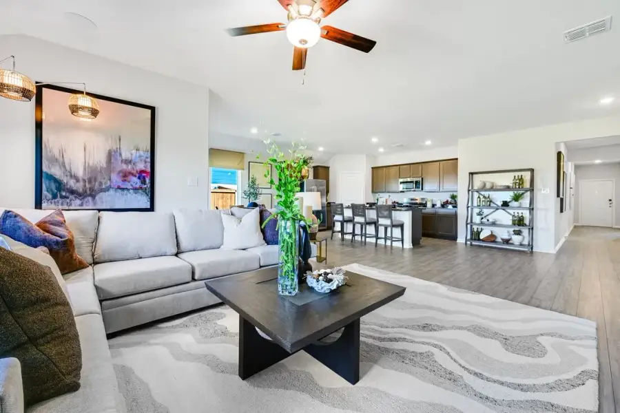 Furnished interior view inside a new home in Madero 50s, Fort Worth (Image 8).