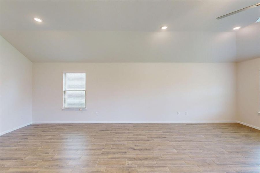 Spacious, unfurnished interior of a new home in Sanderos, Fort Worth (Image 16). Spacious, unfurnished interior of a new home in Sanderos, Fort Worth (Image 16).