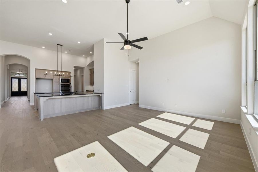 Spacious, unfurnished interior of a new home in Sandbrock Ranch: 60ft. lots, Aubrey (Image 14).