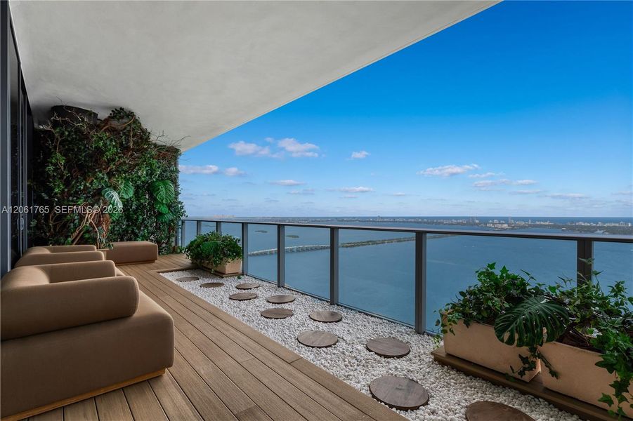 Condo located in Miami, FL showcasing its design and architecture (Image 27). Condo located in Miami, FL showcasing its design and architecture (Image 27).