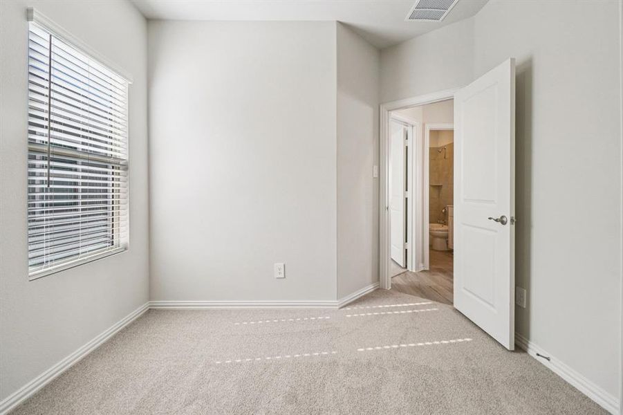 Spacious, unfurnished interior of a new home in Lakehaven - Spring Series, Farmersville (Image 19).