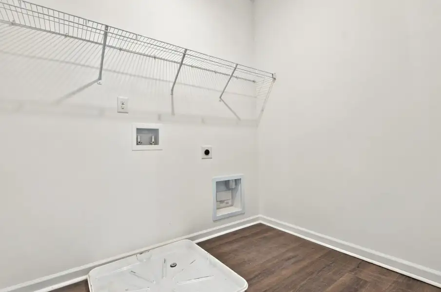 Spacious, unfurnished interior of a new home in Laurelwood Park, Gallatin (Image 24).