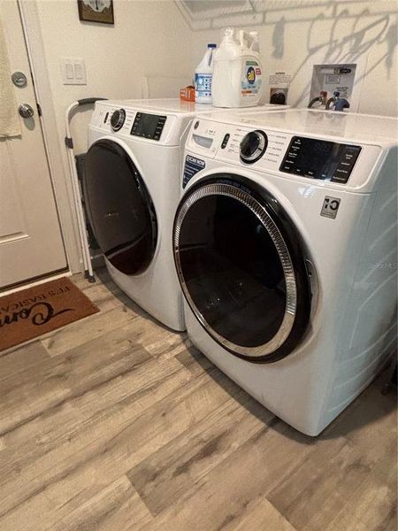 washer and dryer stay with sale